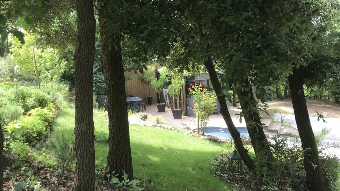 Bus Atypique Au Bord Du Canal Du Midi Et Au Coeur D'Une Foret 2 Chambres Villepinte  Dış mekan fotoğraf