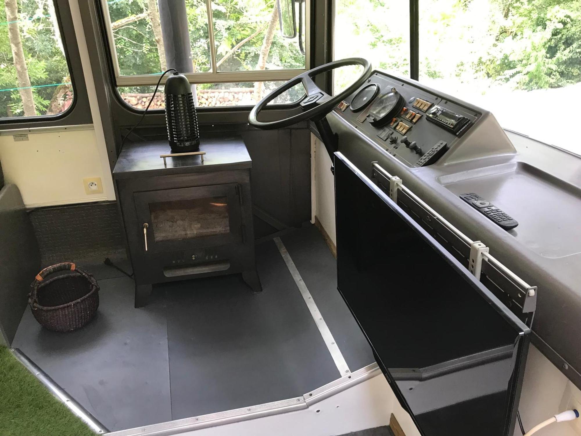 Bus Atypique Au Bord Du Canal Du Midi Et Au Coeur D'Une Foret 2 Chambres Villepinte  Dış mekan fotoğraf