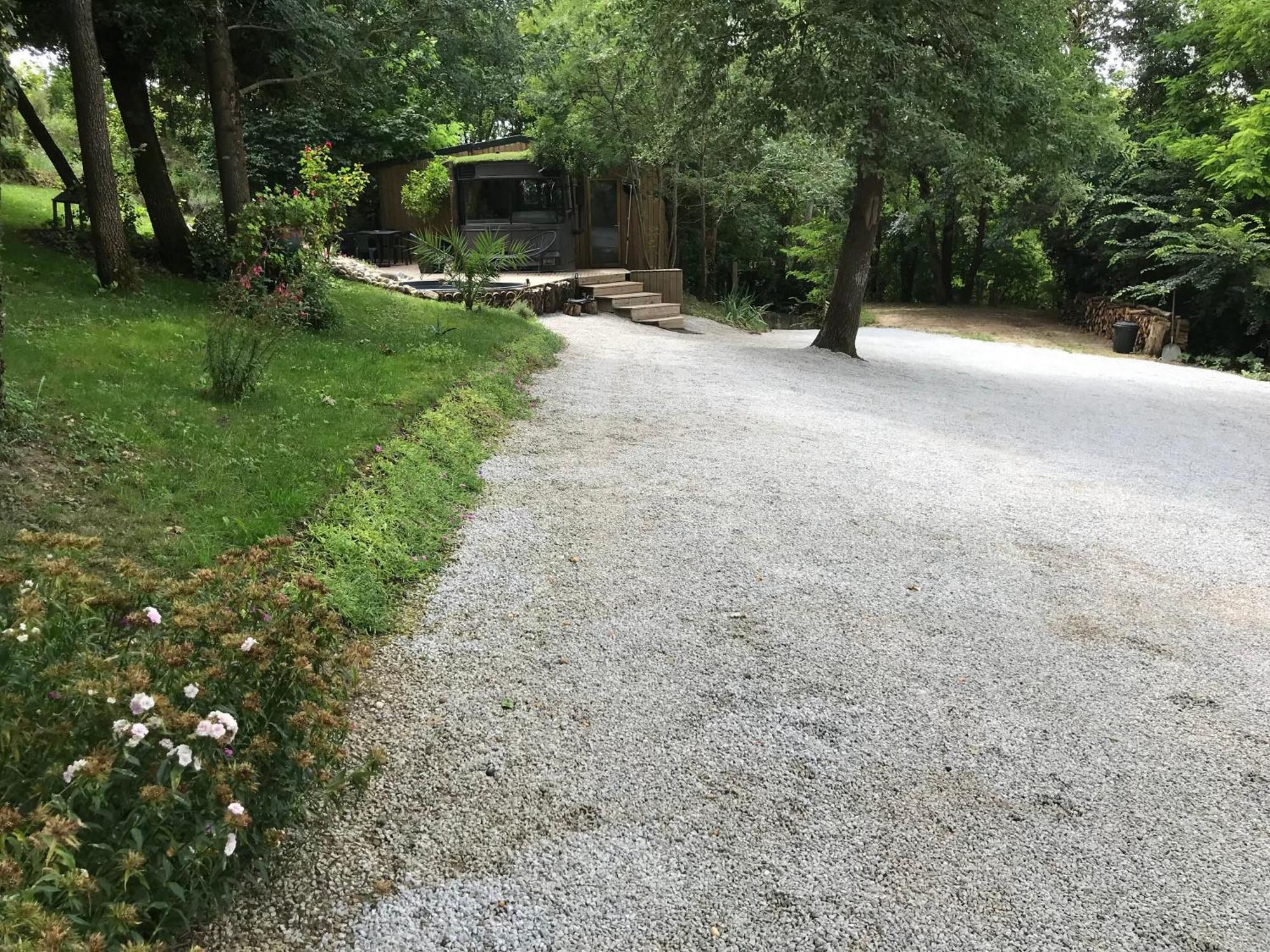 Bus Atypique Au Bord Du Canal Du Midi Et Au Coeur D'Une Foret 2 Chambres Villepinte  Dış mekan fotoğraf